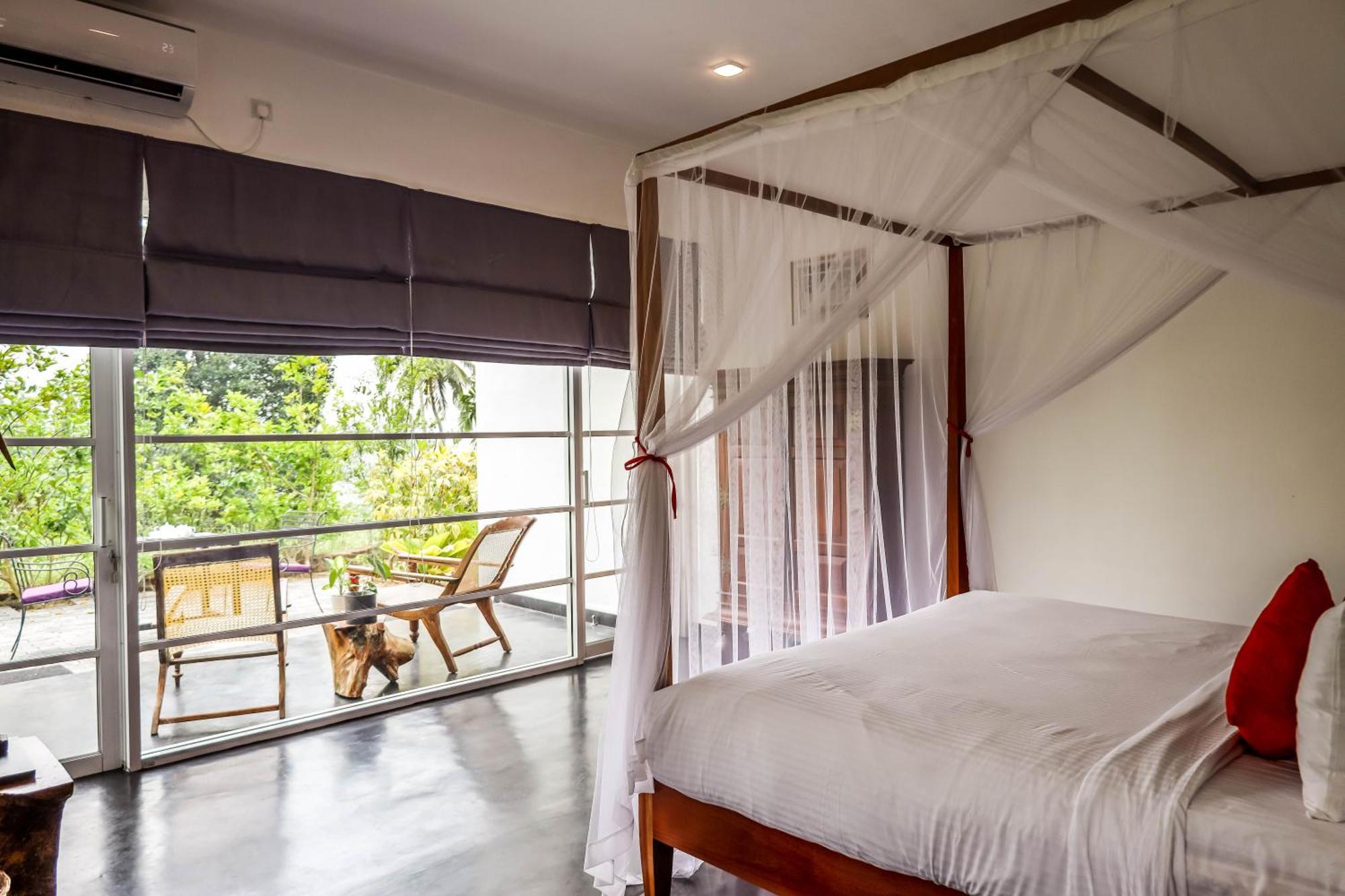 The Flame Tree Estate & Hotel Kandy Room photo