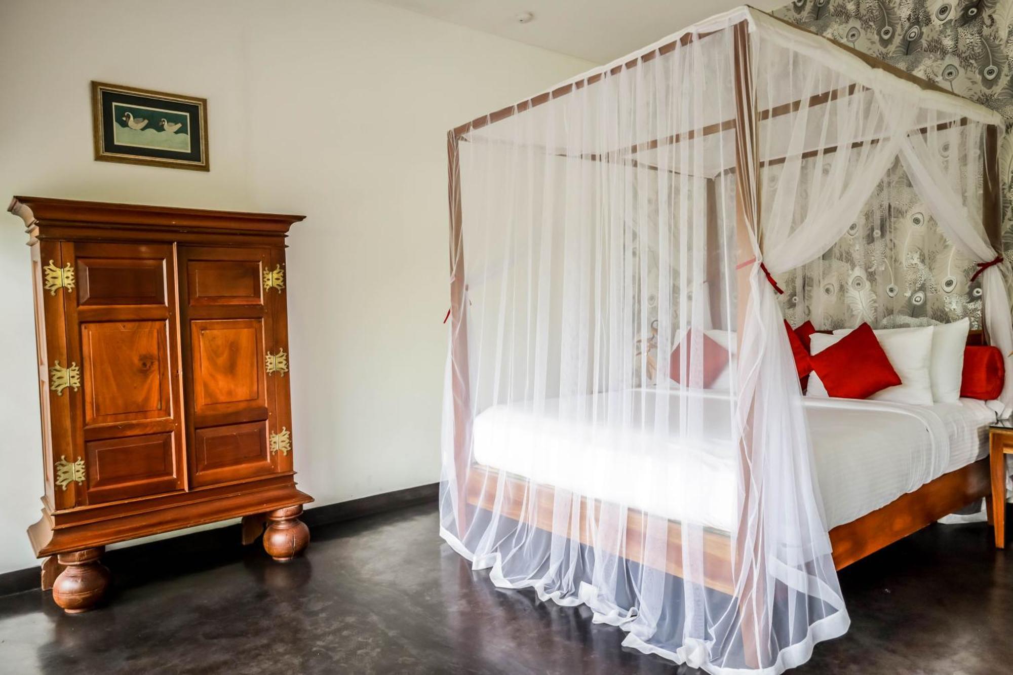 The Flame Tree Estate & Hotel Kandy Room photo