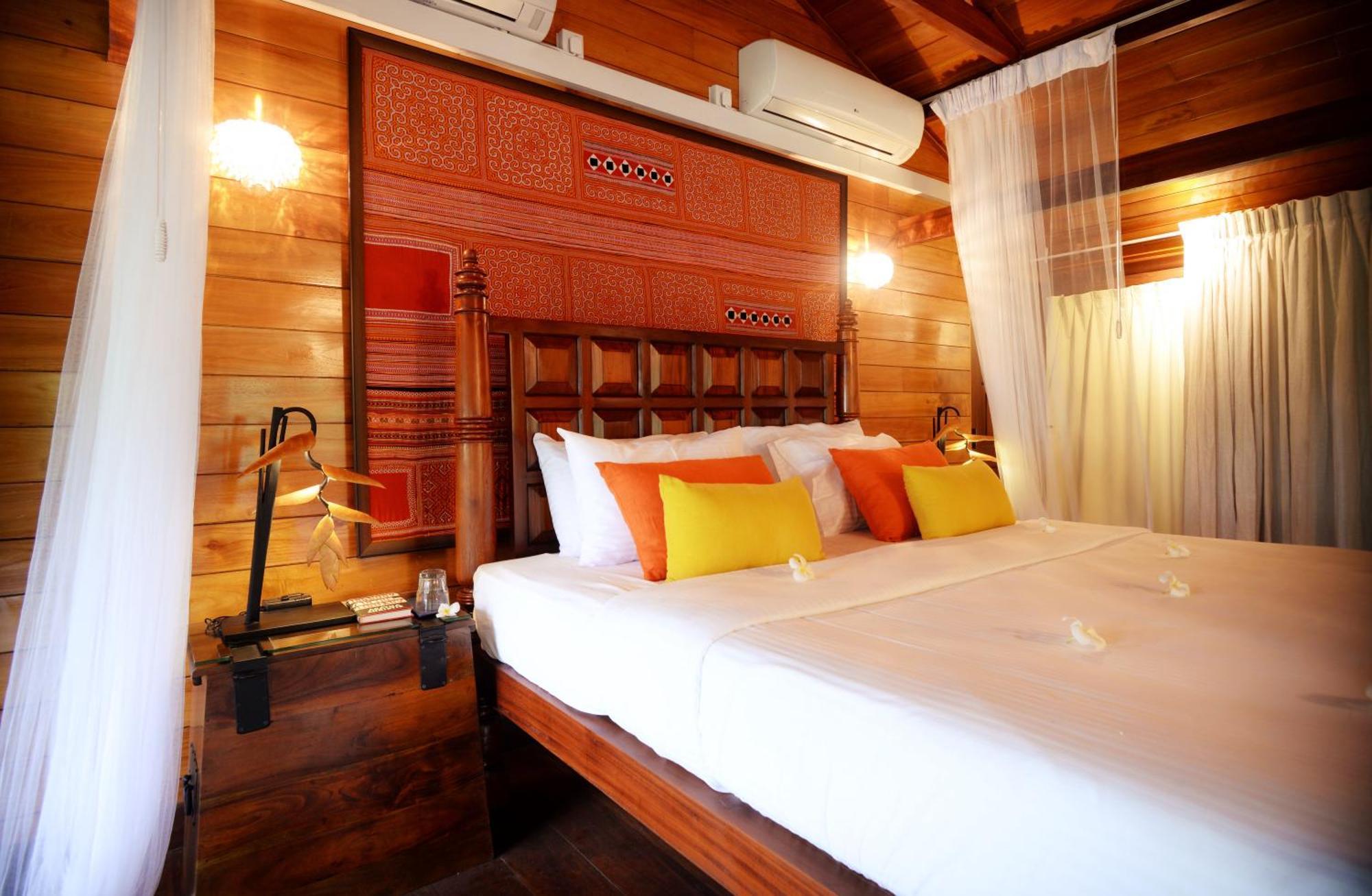 The Flame Tree Estate & Hotel Kandy Room photo